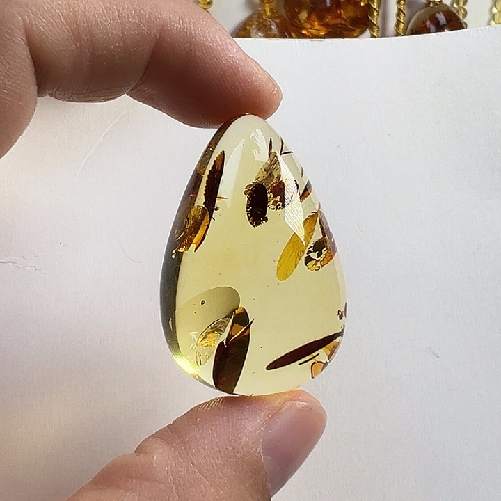 琥珀（花珀）未镶嵌颈饰