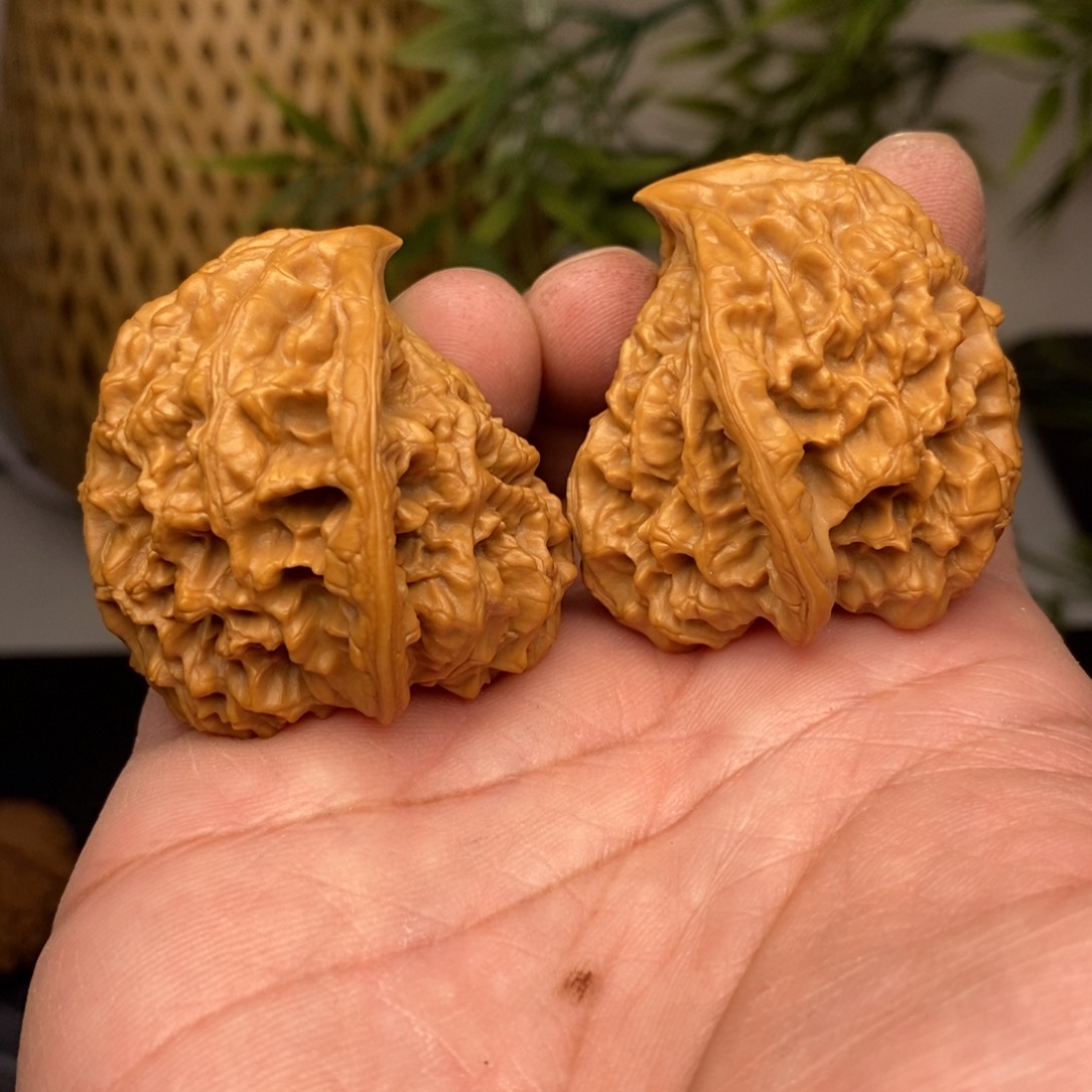 大***哥文玩核桃吊坠聚宝盆蛇头