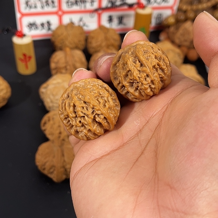 时***语吊坠文玩核桃核桃