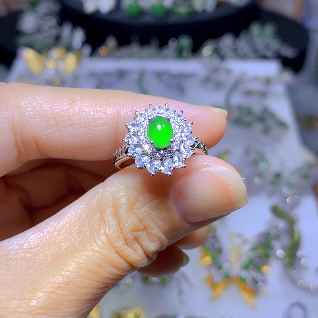 翡翠颈饰银S925镶嵌天然翡翠