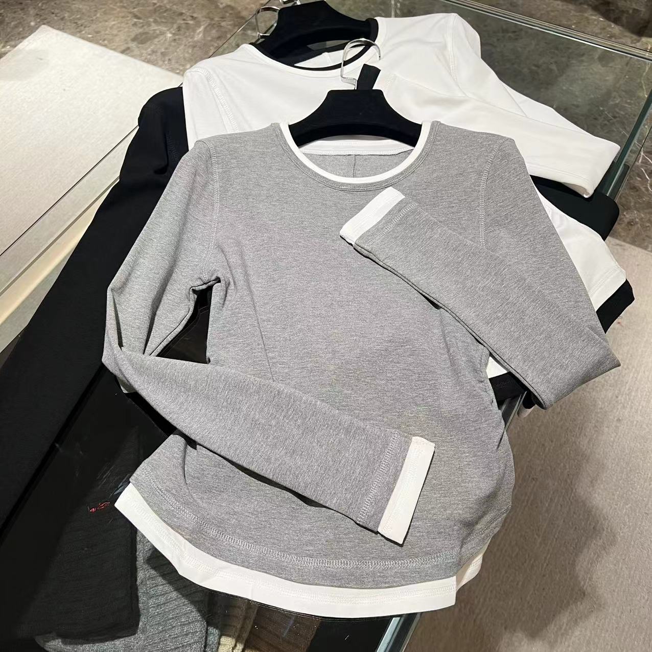 百搭时尚小狗刺绣T恤