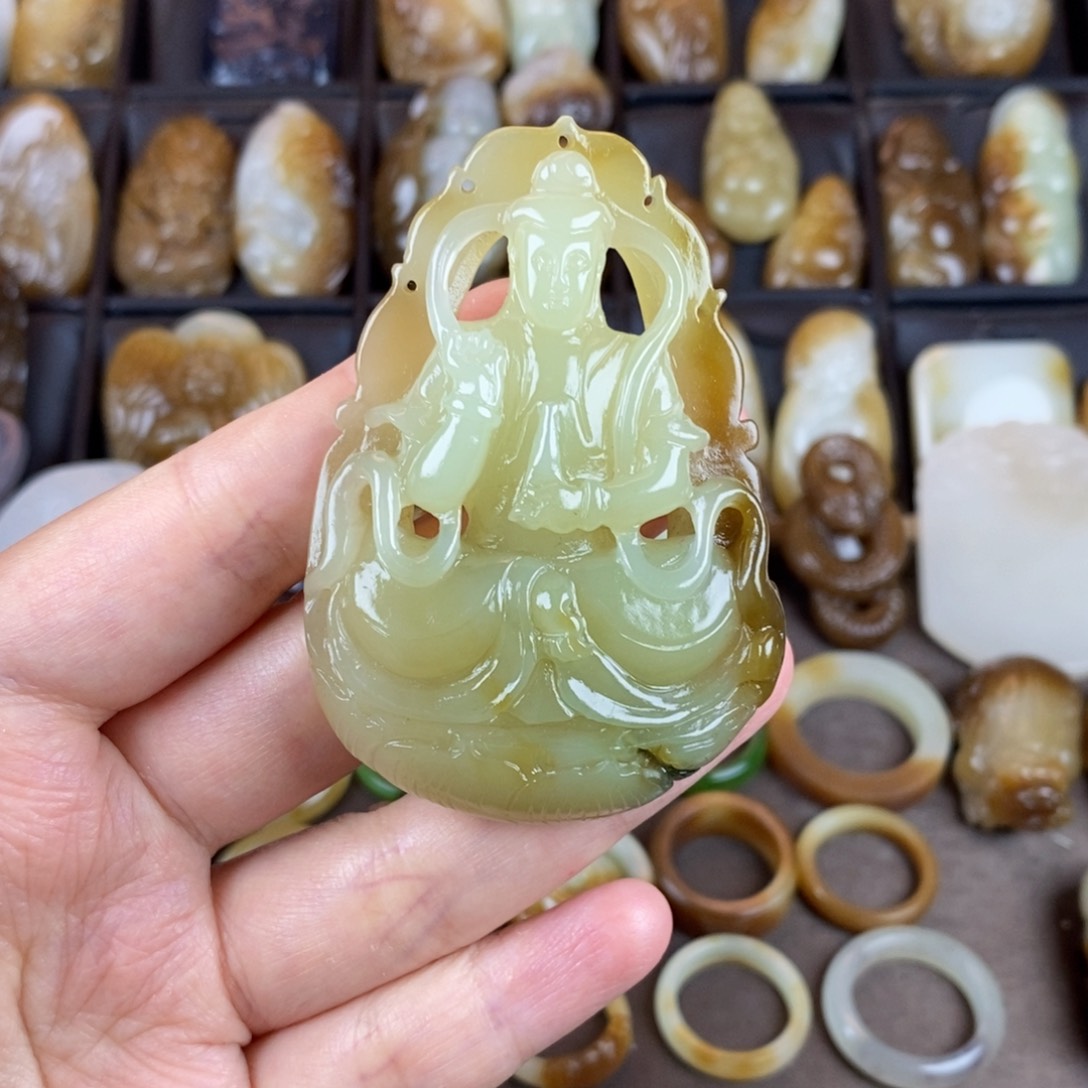 和田玉颈饰未镶嵌