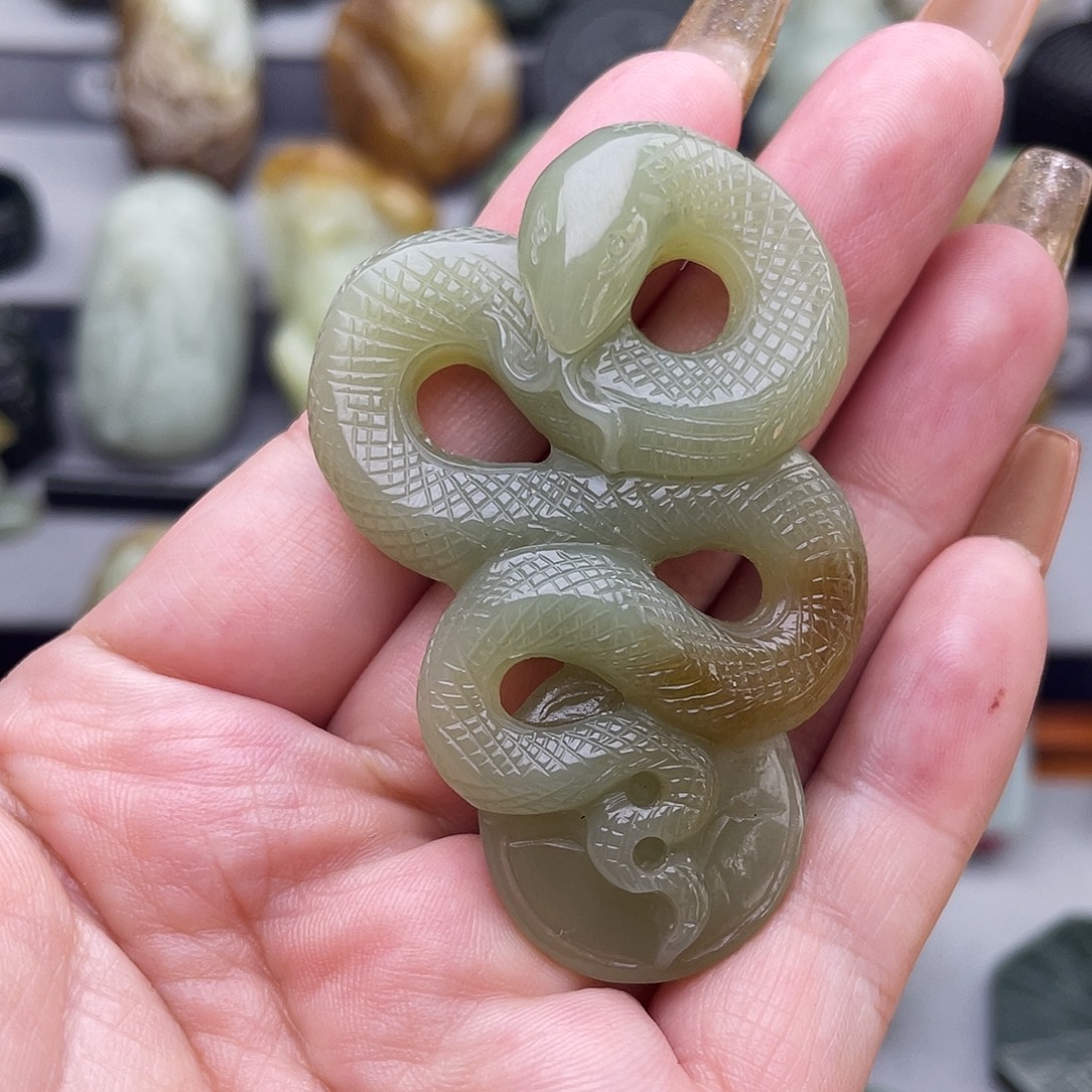 和田玉未镶嵌颈饰