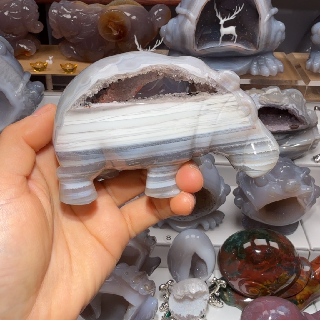 兢***叶玛瑙/玉髓未镶嵌摆件