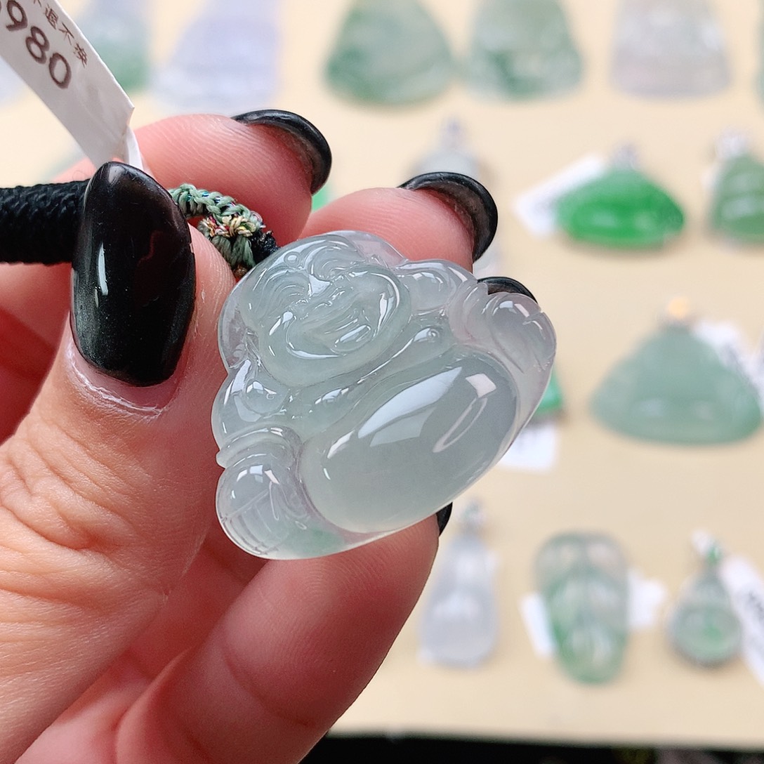 翡翠未镶嵌颈饰佛公