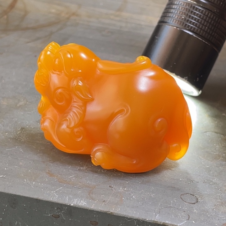 未镶嵌石英质玉（黄龙玉）挂件