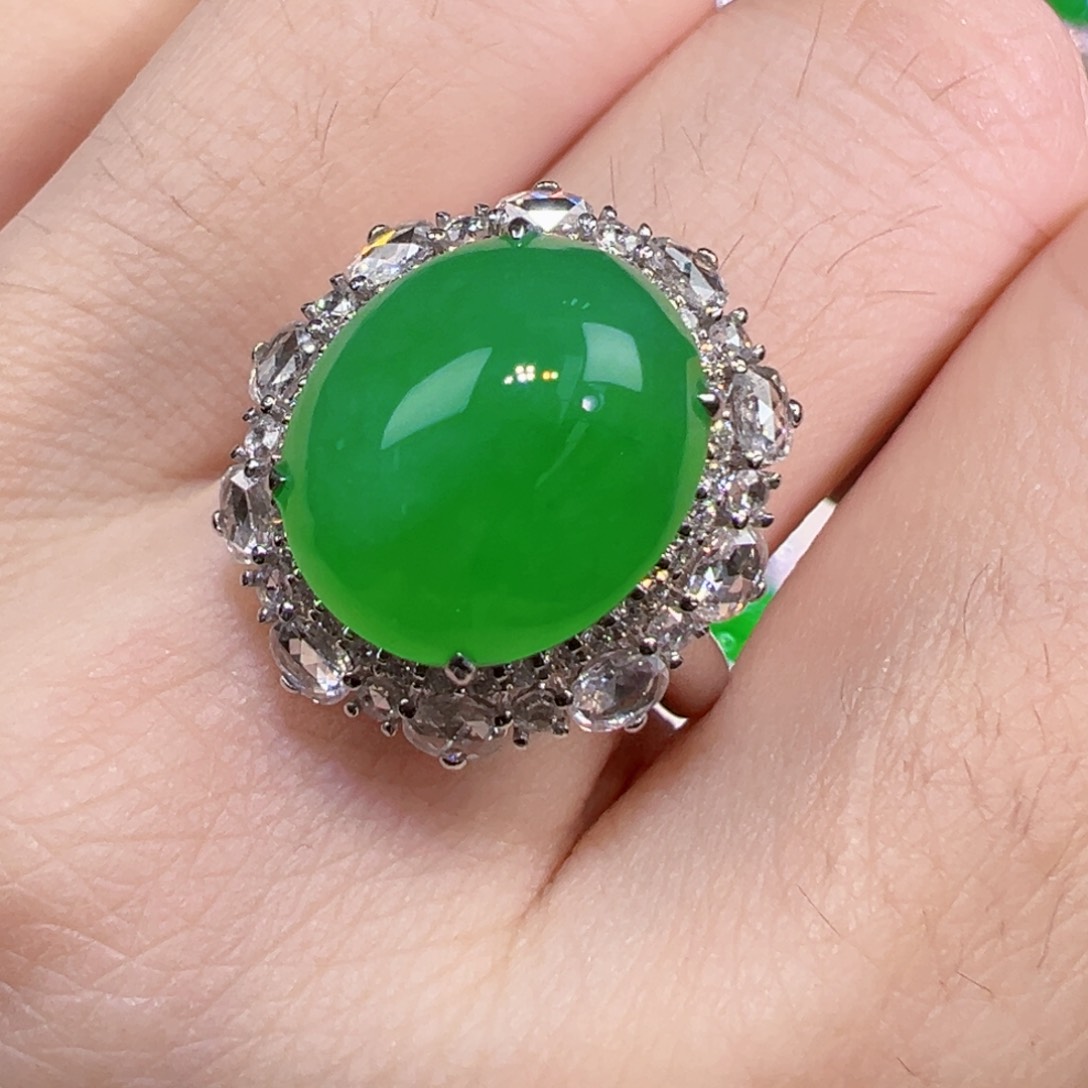 翡翠戒指18K金镶嵌戒指