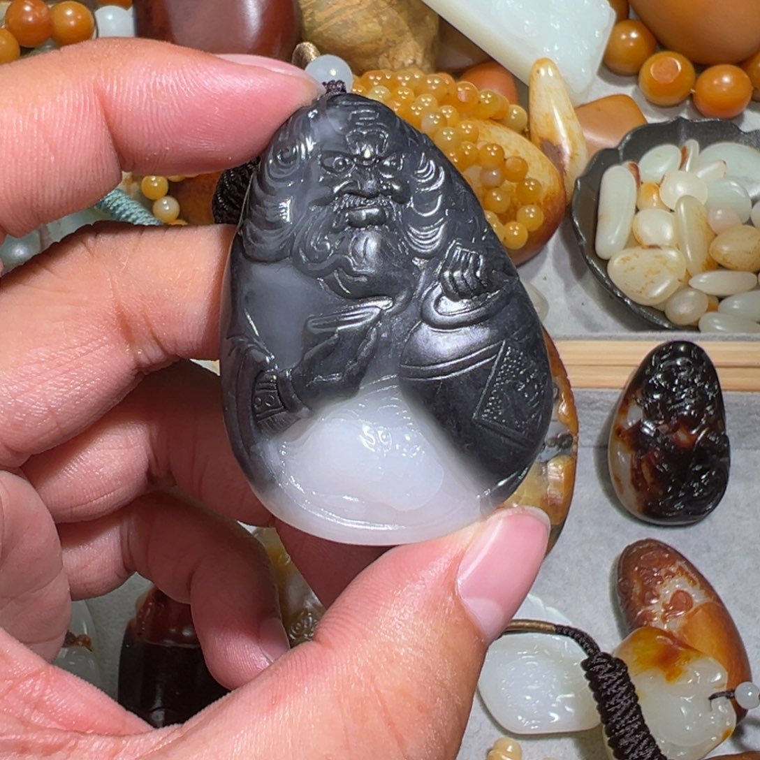 和田玉颈饰未镶嵌社**氓