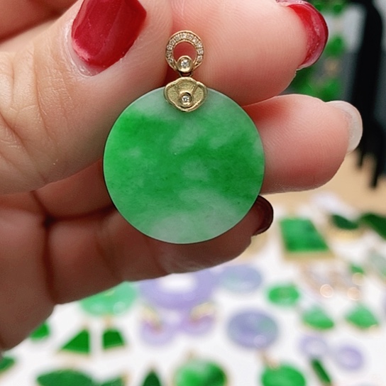 翡翠颈饰18K金镶嵌挂件