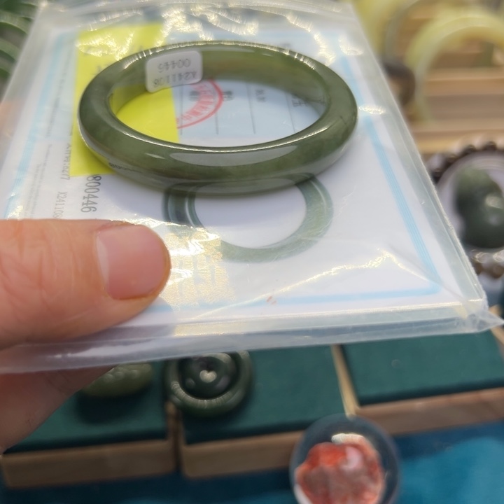 和田玉手镯未镶嵌50.7圈围0011