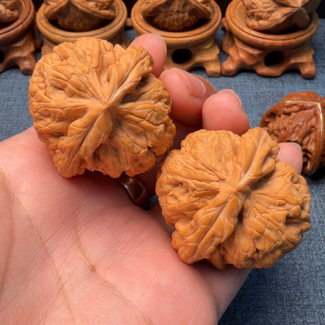 文玩核桃把件꧁****꧂红锦鲤45尺寸1840