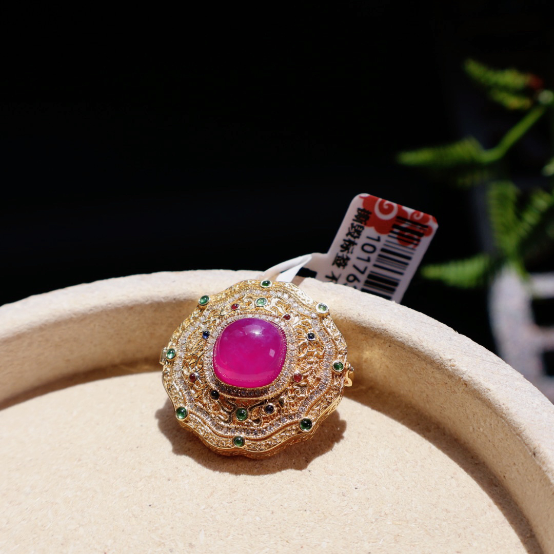 【推荐】18k金镶嵌荧光桃红舒俱来吊坠/S1017631