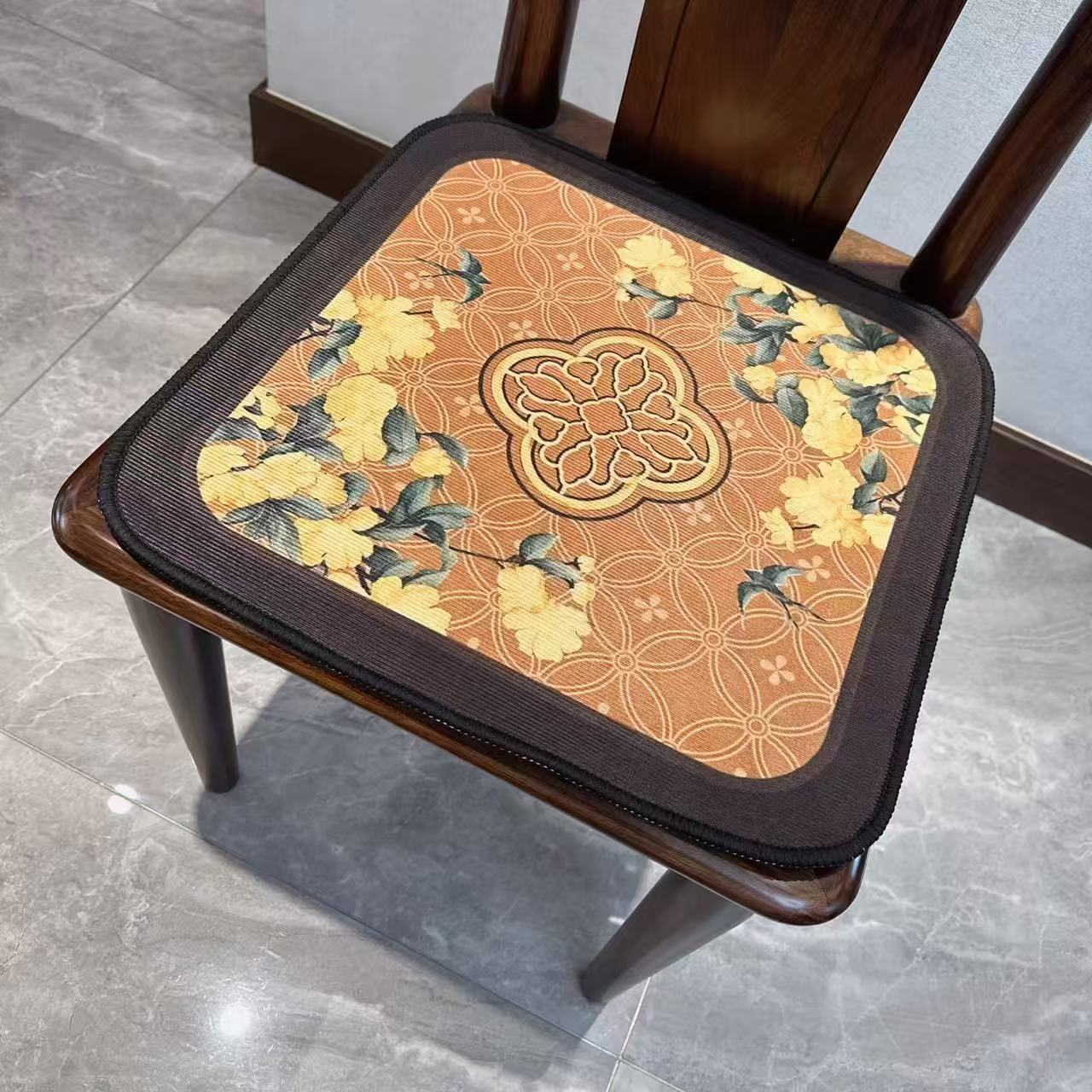 四季坐垫高级感办公室久坐软垫座垫学生屁垫