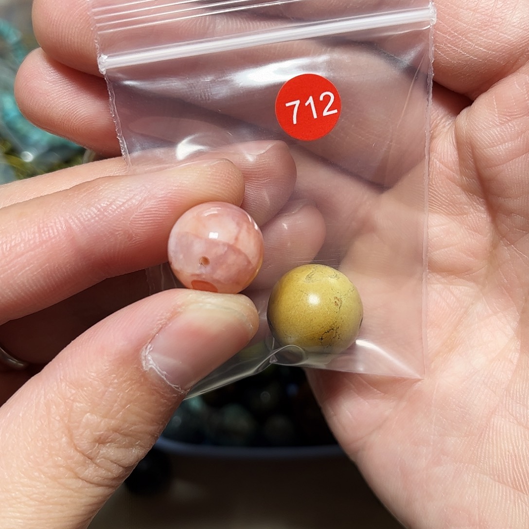 生***启南红玛瑙未镶嵌珠宝奇石