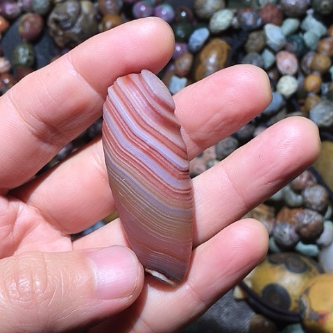 石材红色缠丝浮雕纹