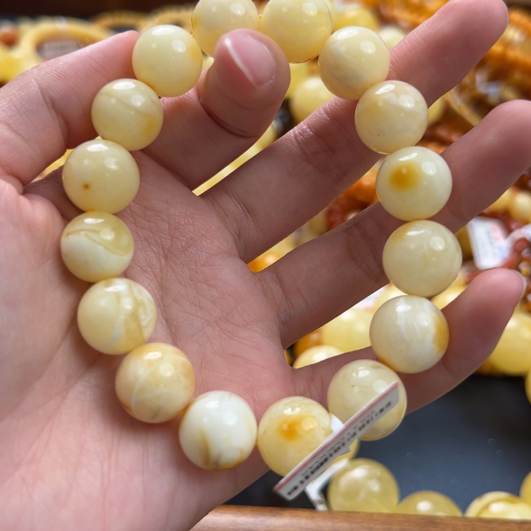 未镶嵌琥珀珠宝奇石