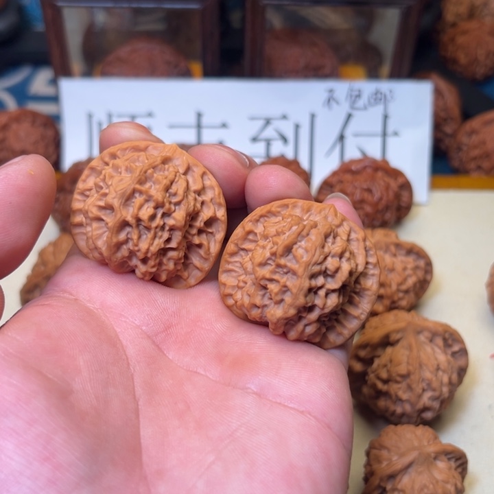放***飞桃核吊坠哈哈哈哈哈