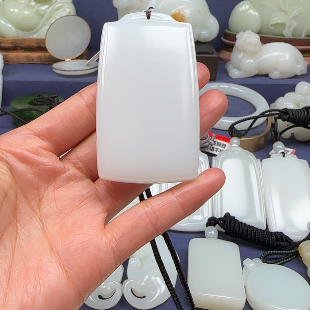 C***者和田玉未镶嵌挂件