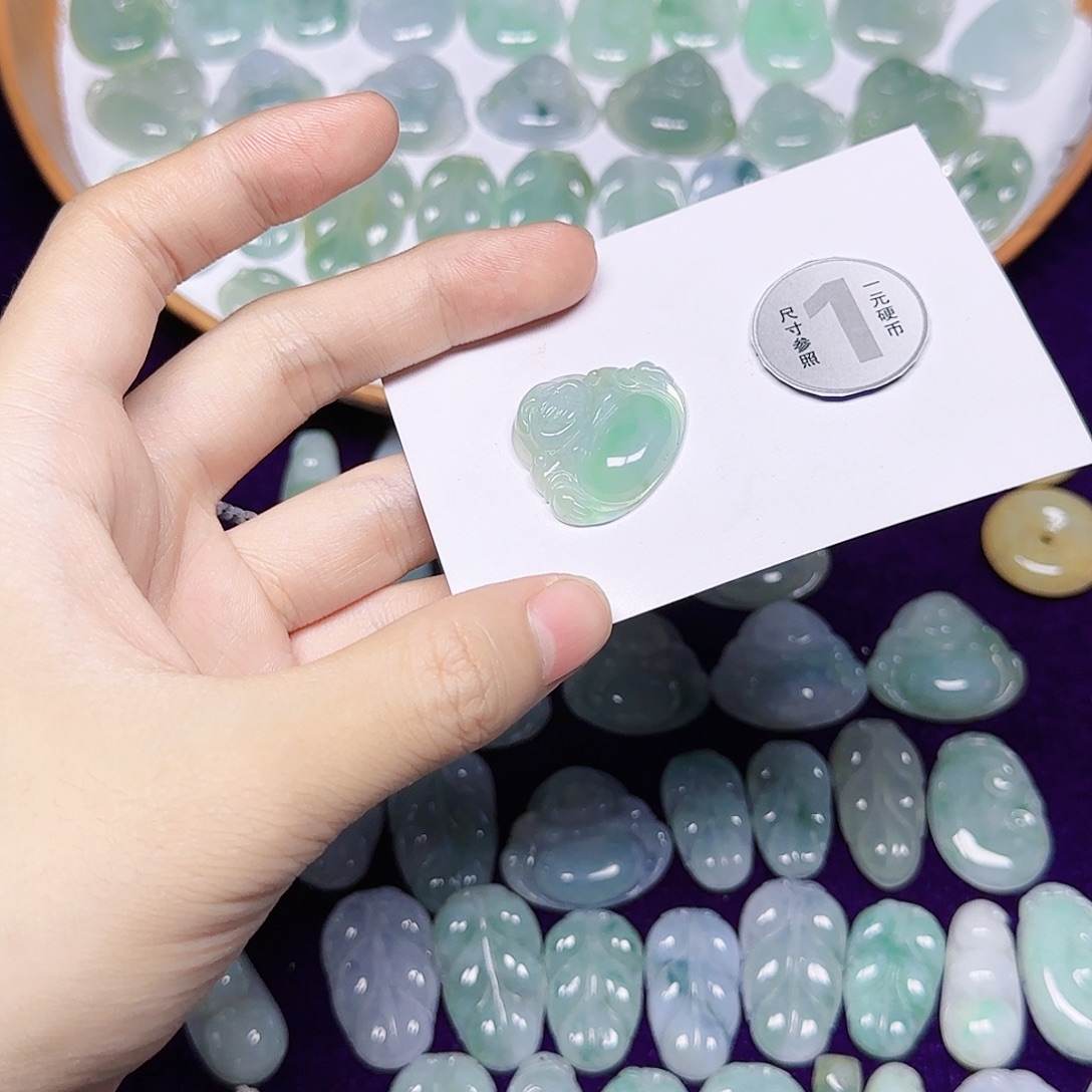 翡翠未镶嵌吊坠(赠链)发错