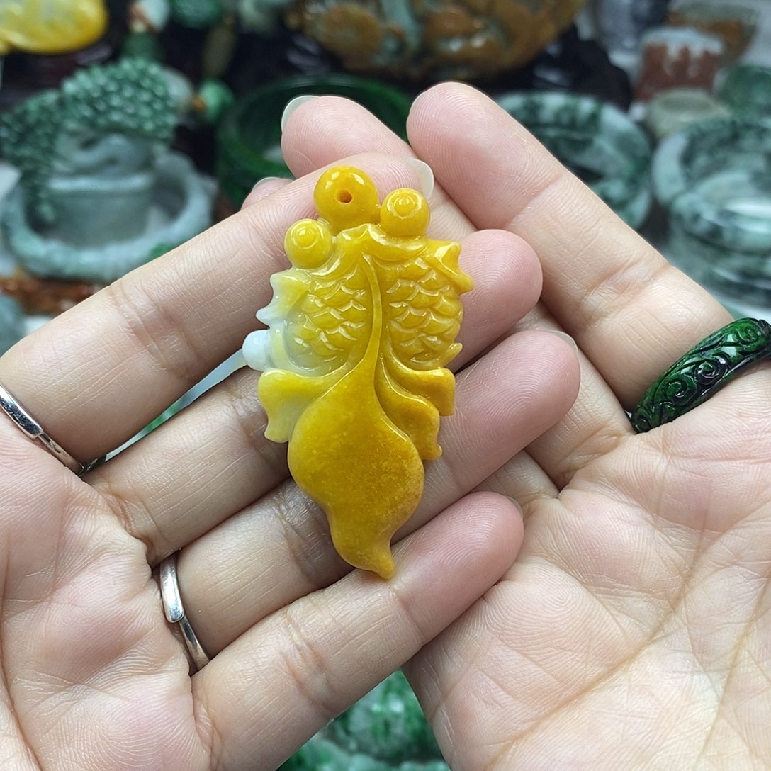 颈饰未镶嵌翡翠牌子