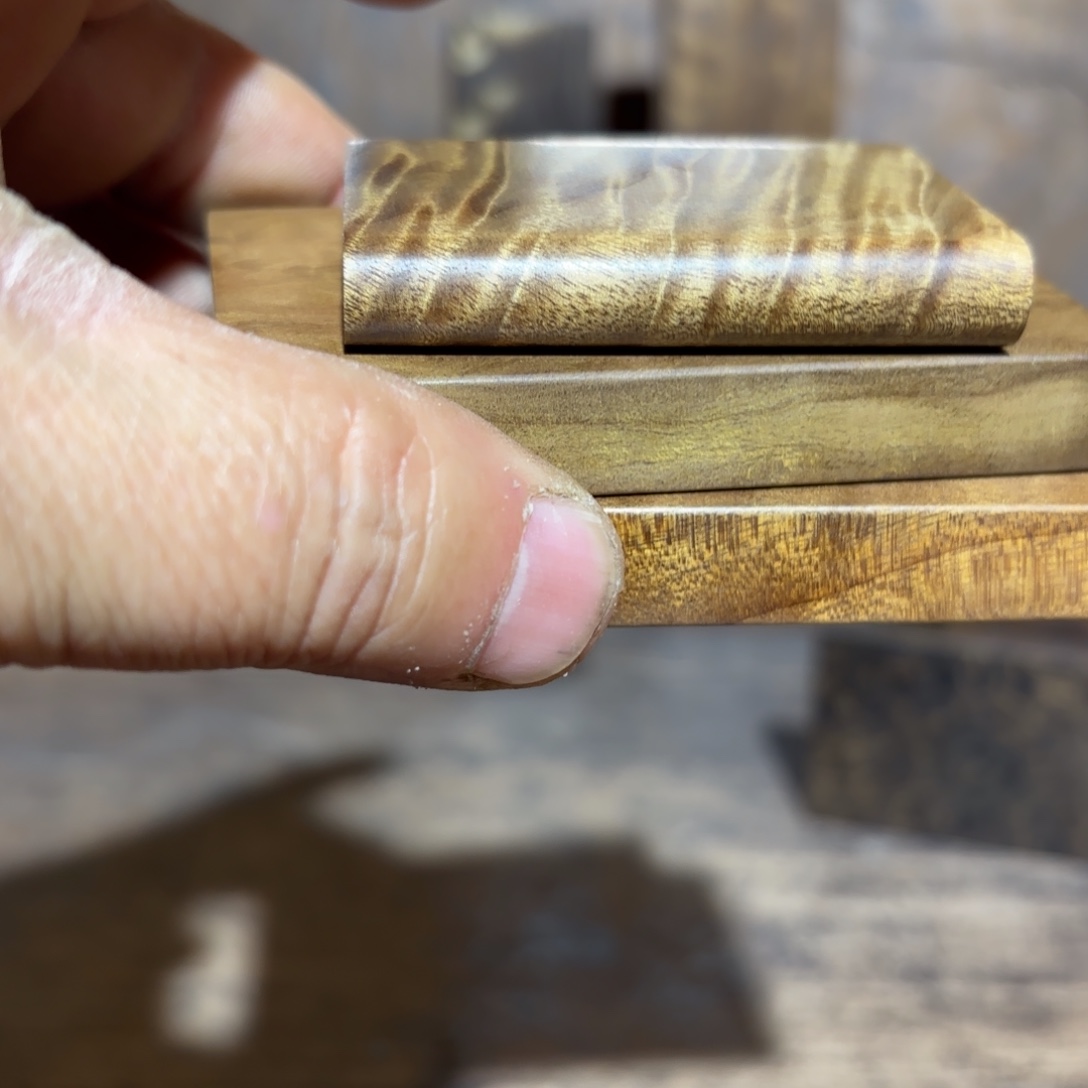 小***玖金丝楠木无事牌材料