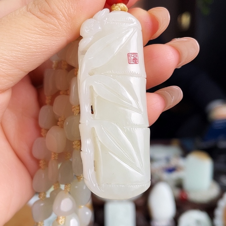 和田玉未镶嵌颈饰定制