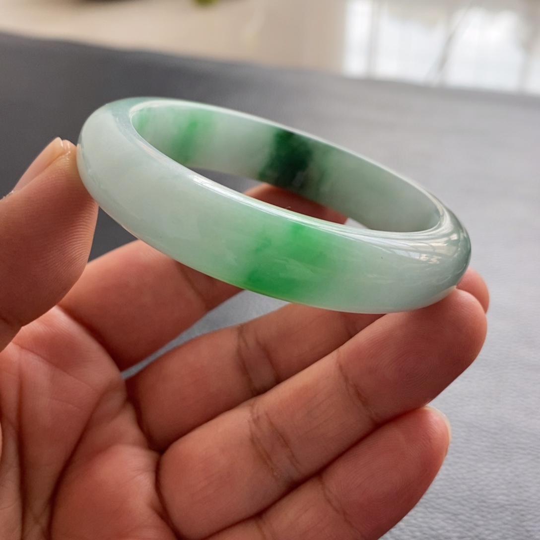 未镶嵌手镯翡翠天然翡翠手镯
