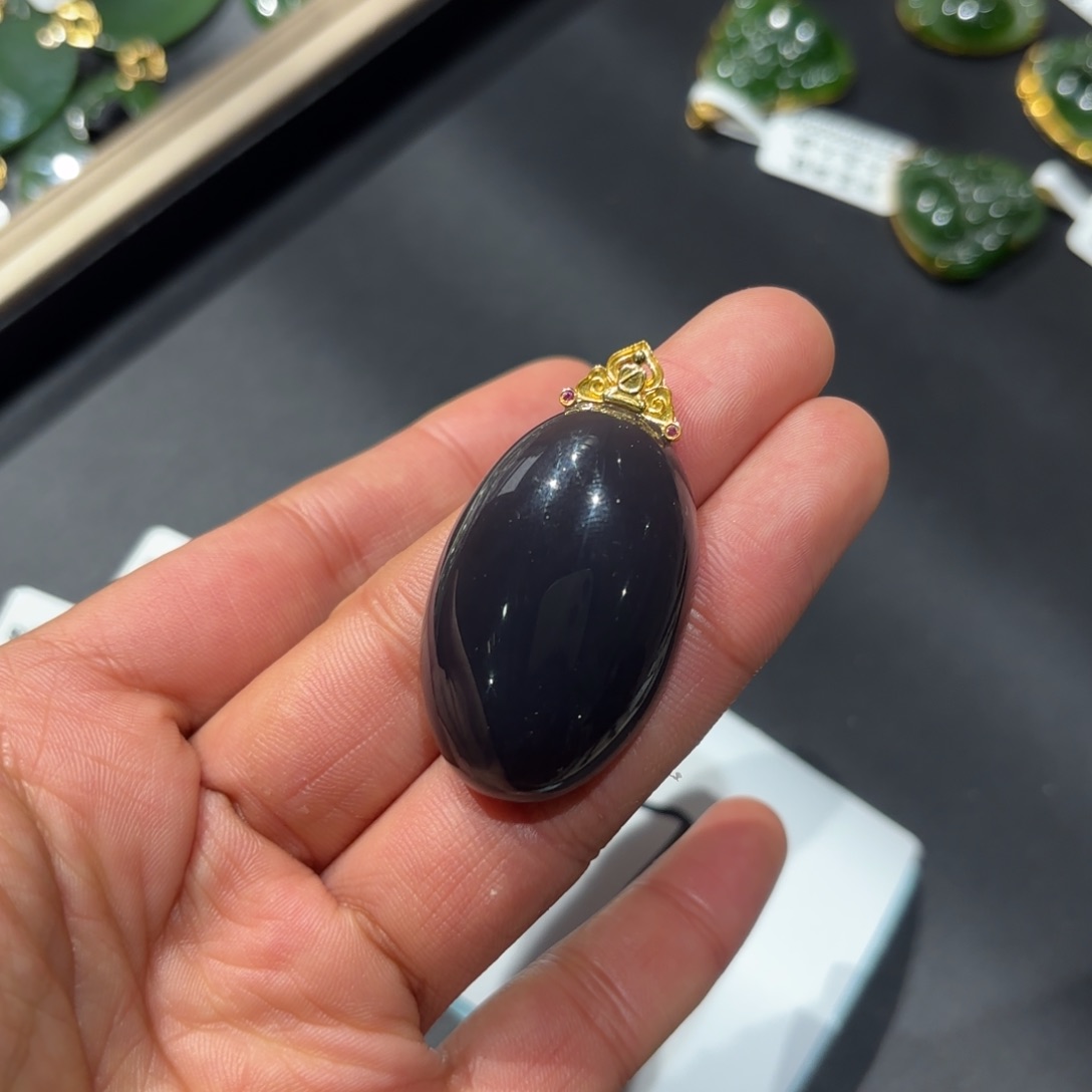 和田玉颈饰18K金镶嵌