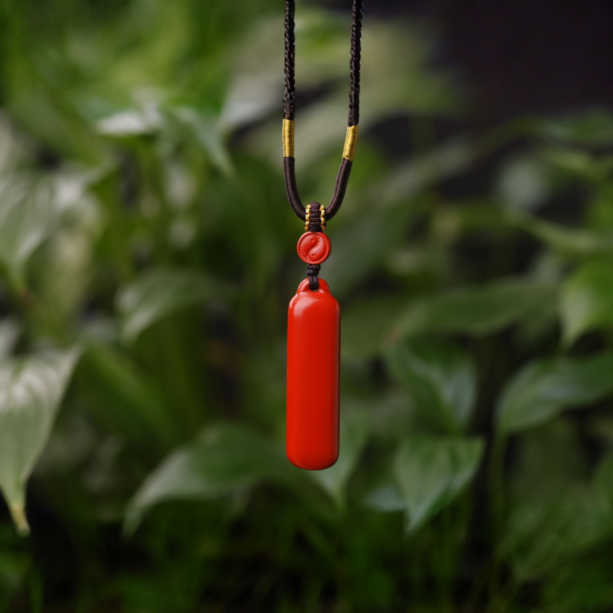 含辰砂工艺品M 天然朱砂【平安无事牌】本命年高含量朱砂吊坠男女款