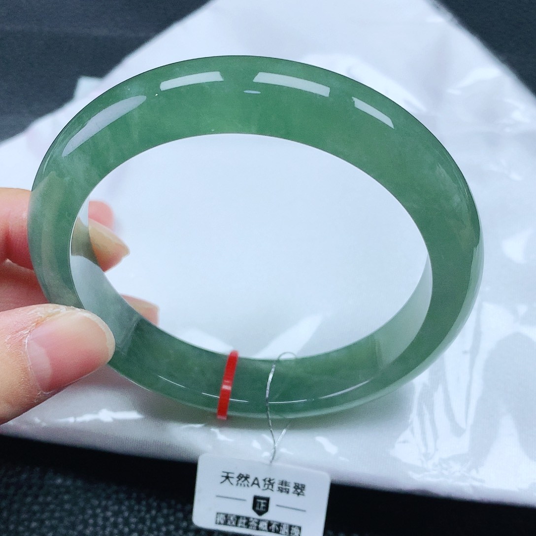 翡翠手镯未镶嵌58圈