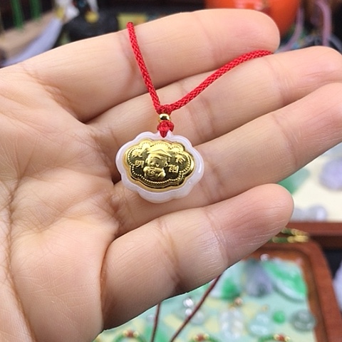 翡翠颈饰足金镶嵌如意吉祥锁多样性发其一