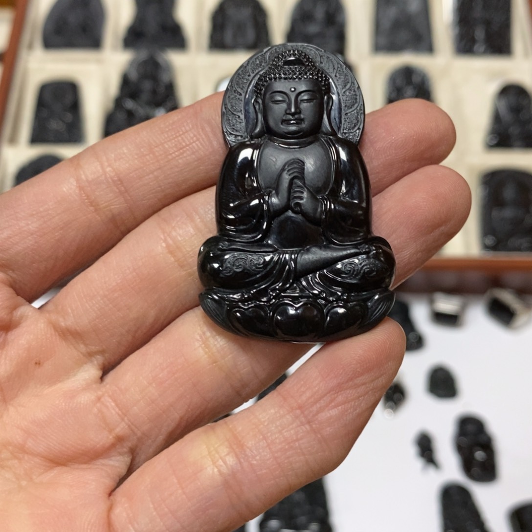 翡翠颈饰未镶嵌阿*