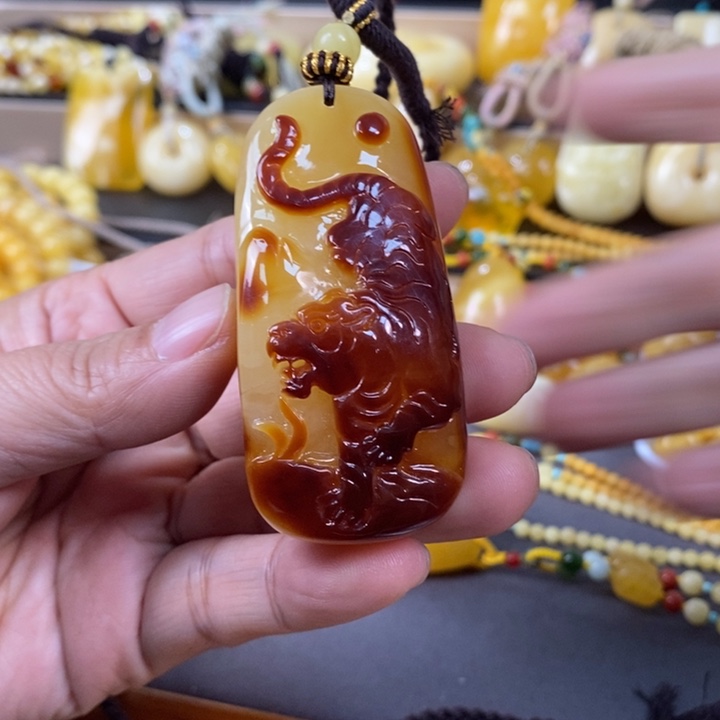 琥珀手链未镶嵌吊坠