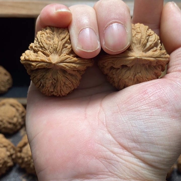 文玩核桃吊坠南疆球40/39/37