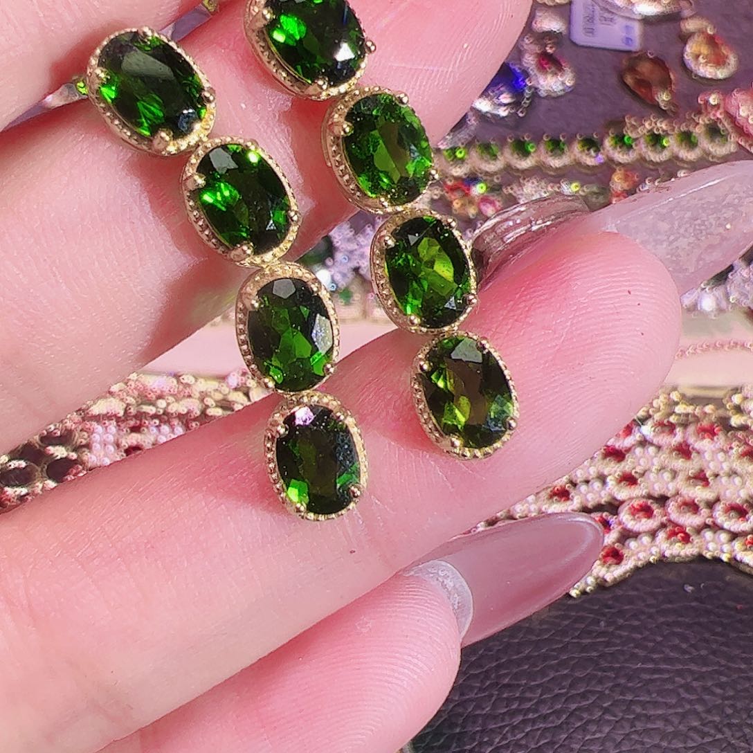 透辉石耳钉银S925镶嵌