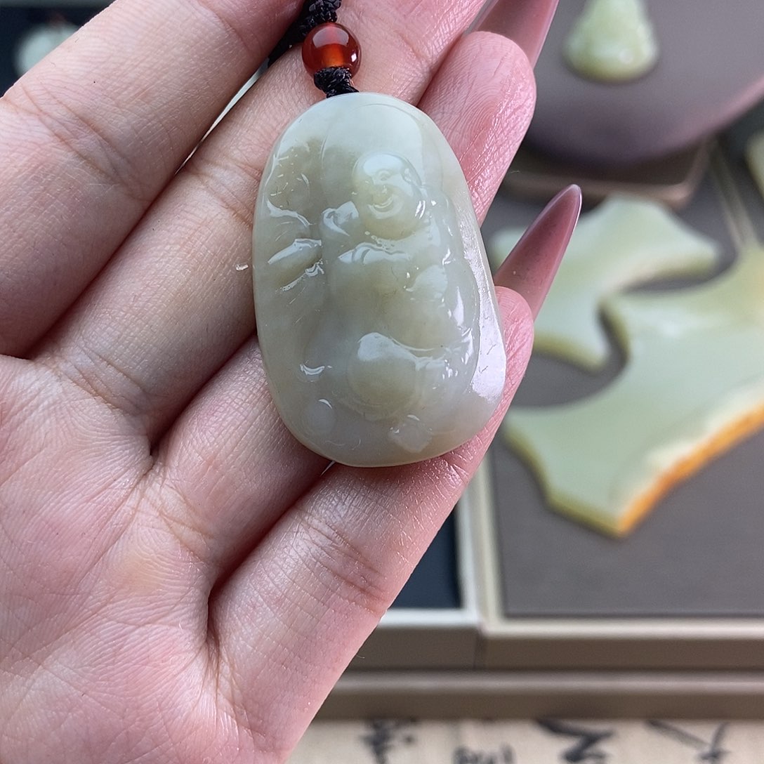 和田玉未镶嵌颈饰