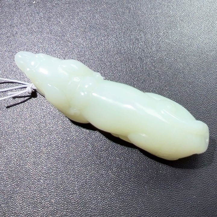 妮***心和田玉未镶嵌挂件