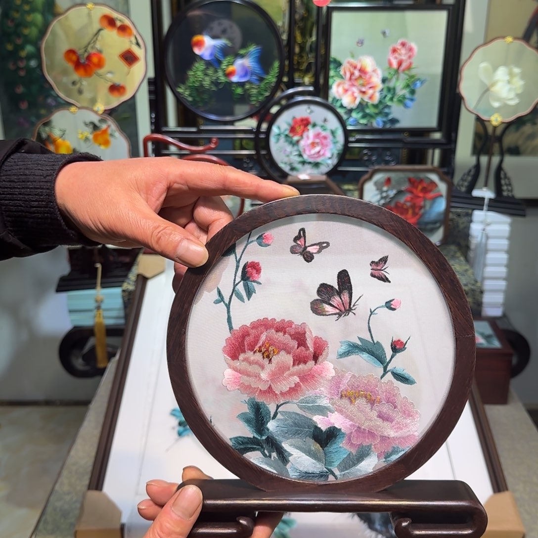 刺绣刺绣工艺精湛