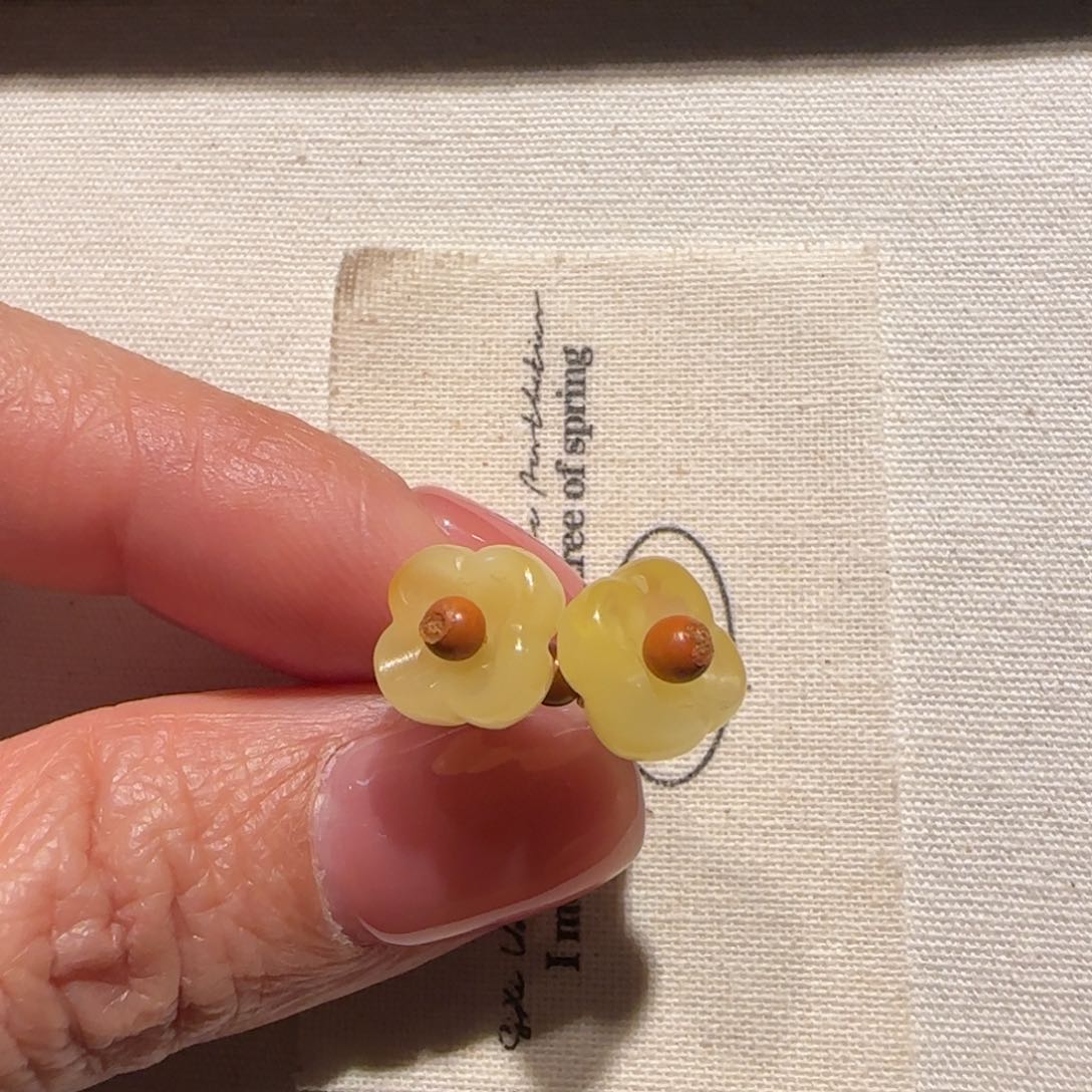 琥珀未镶嵌珠宝奇石