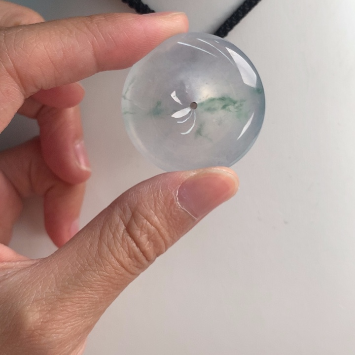 翡翠挂件未镶嵌…..