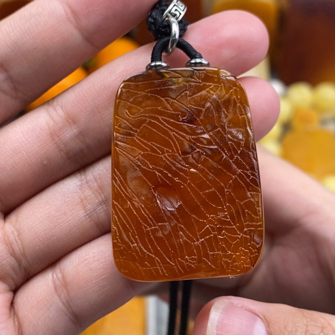 琥珀吊坠(赠链)未镶嵌