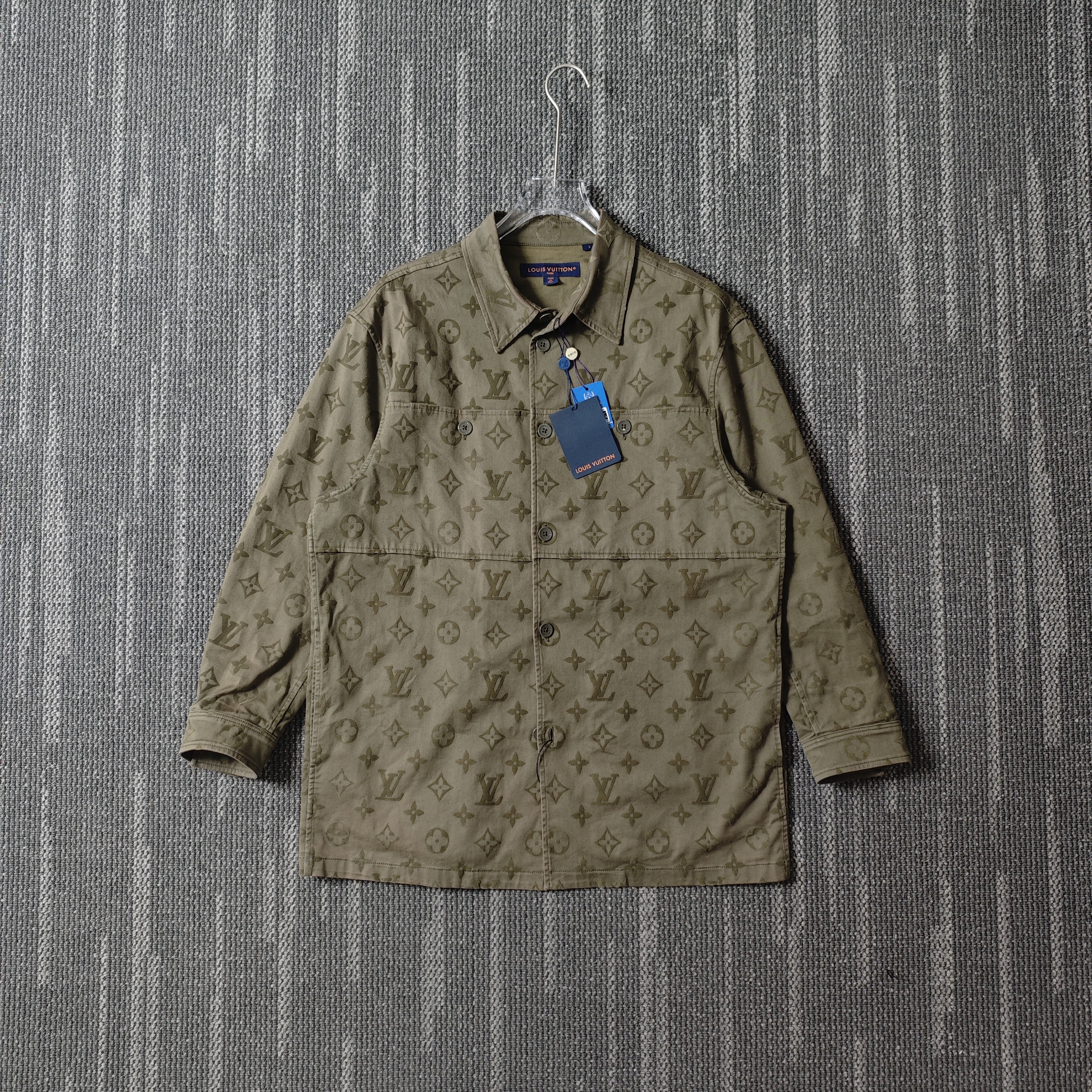 99新 LouisVuitton/路易威登  植绒三花满印长袖衬衫/L码/4587