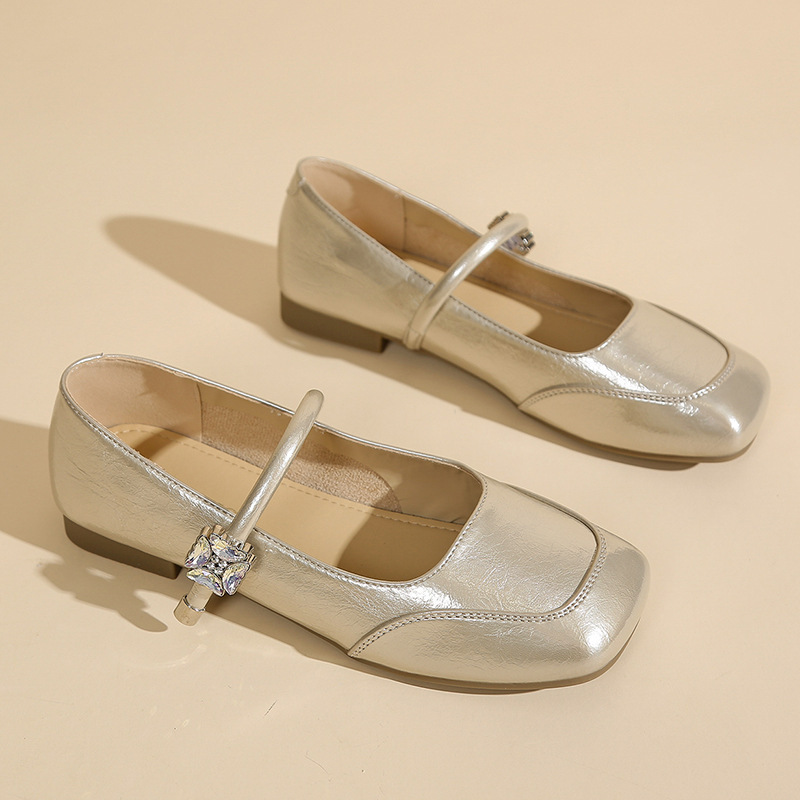 法式复古玛丽珍鞋女2025春夏季新款百搭单鞋浅口银色小皮鞋豆豆鞋