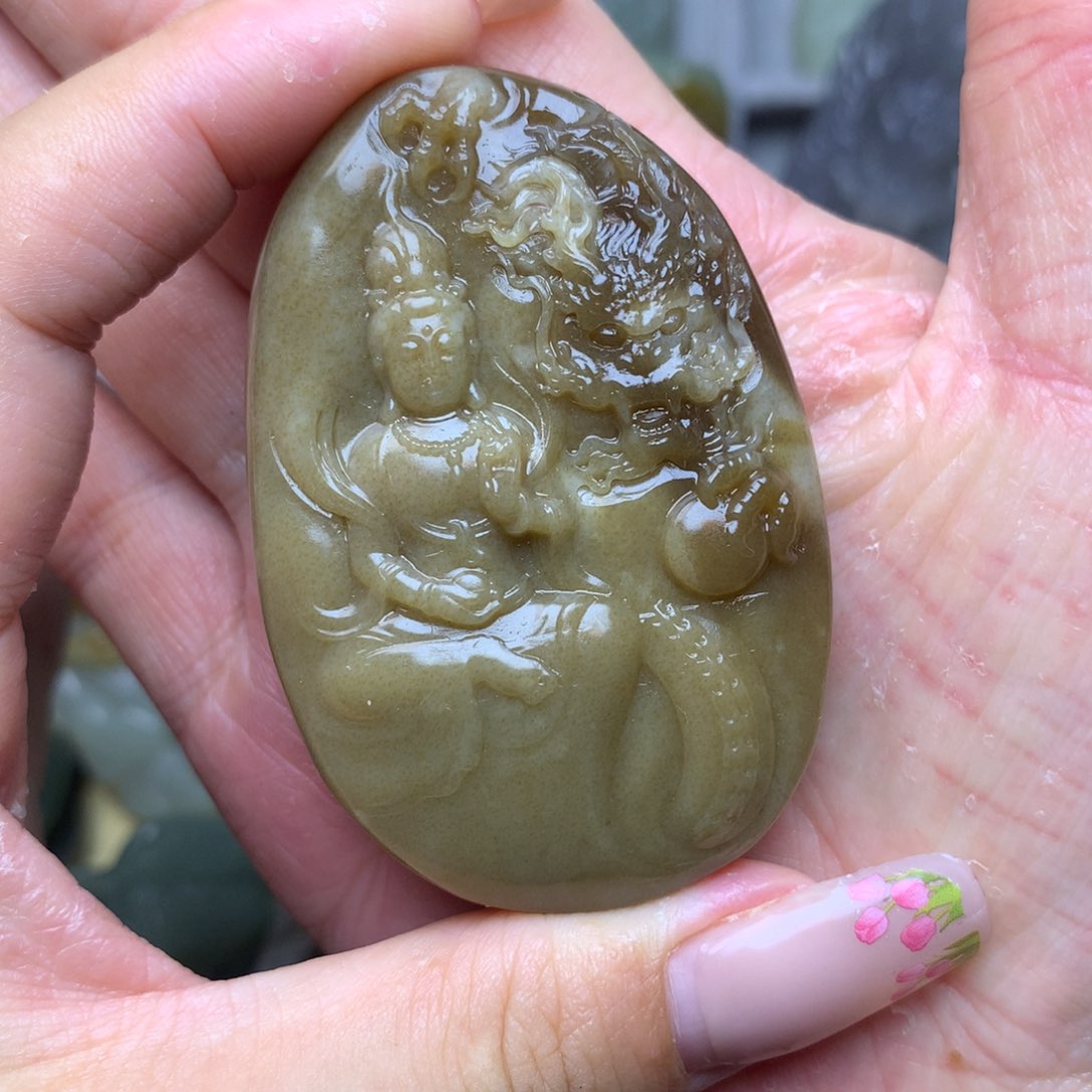 一***眸和田玉未镶嵌颈饰