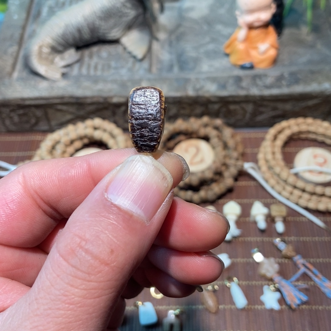 用***9吊坠柏香籽/百香籽