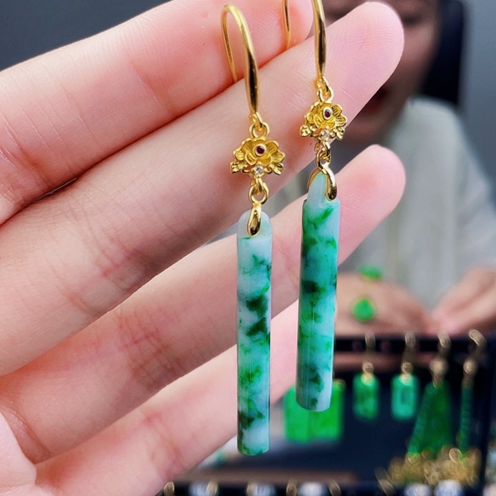 翡翠耳饰未镶嵌饰品