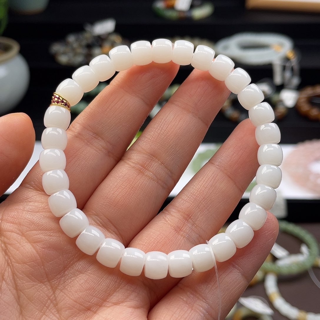 和田玉手串未镶嵌哈*哈