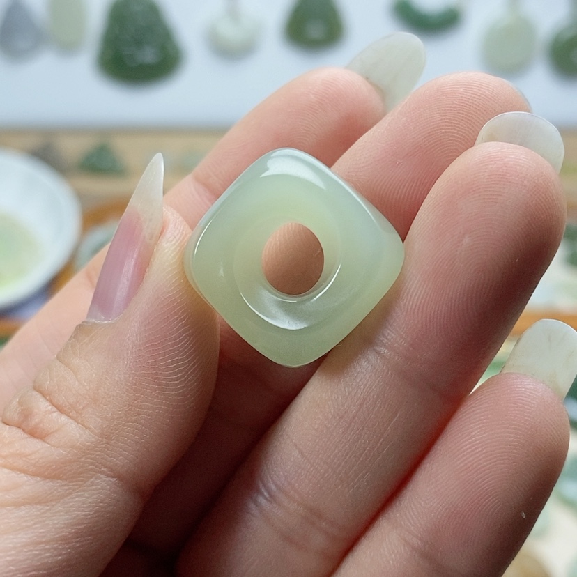 【闪购商品】颈饰未镶嵌和田玉