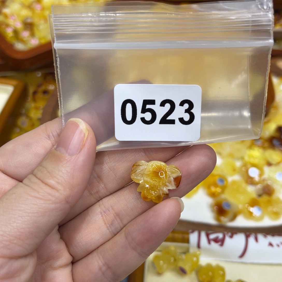 琥珀珠宝奇石未镶嵌