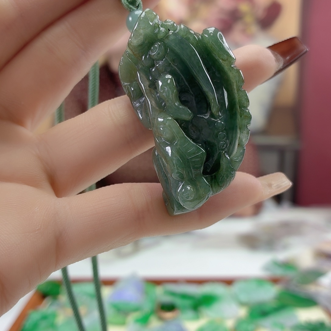翡翠未镶嵌颈饰翡翠